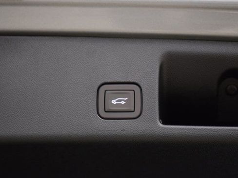 New 2026 Chevrolet Equinox EV LT image 24