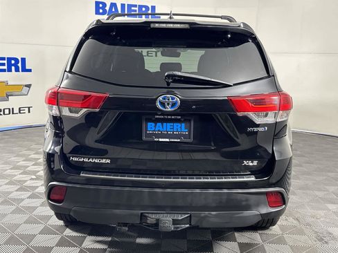 Used 2018 Toyota Highlander XLE image 4