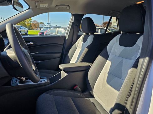 Used 2025 Chevrolet Trax LS image 10