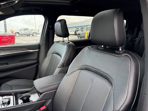 New 2026 Jeep Grand Cherokee L Limited AWD/4WD image 9