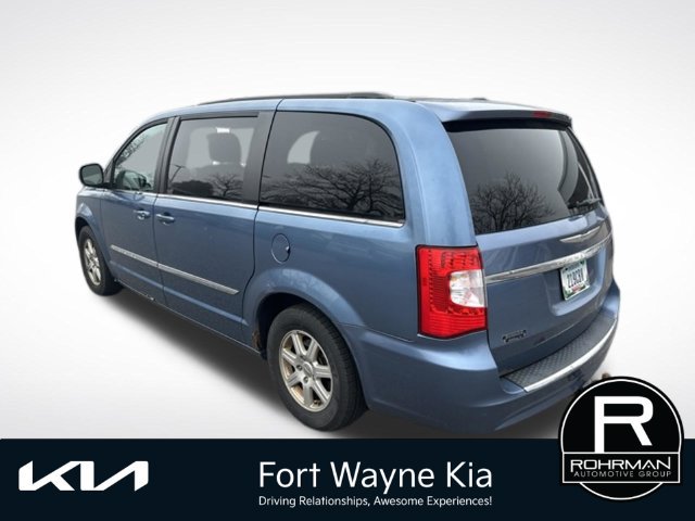 Used 2011 Chrysler Town & Country Touring FWD image 3