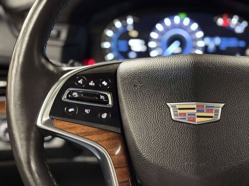 Used 2016 Cadillac Escalade ESV Luxury AWD/4WD image 38