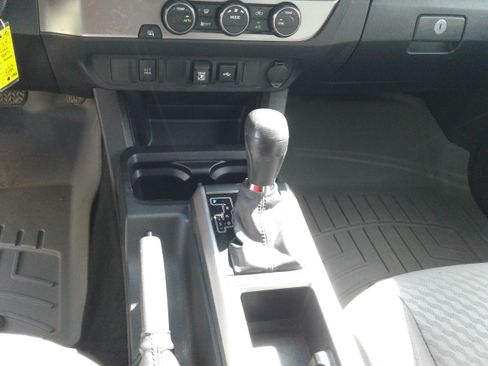 Used 2022 Toyota Tacoma SR5 image 16