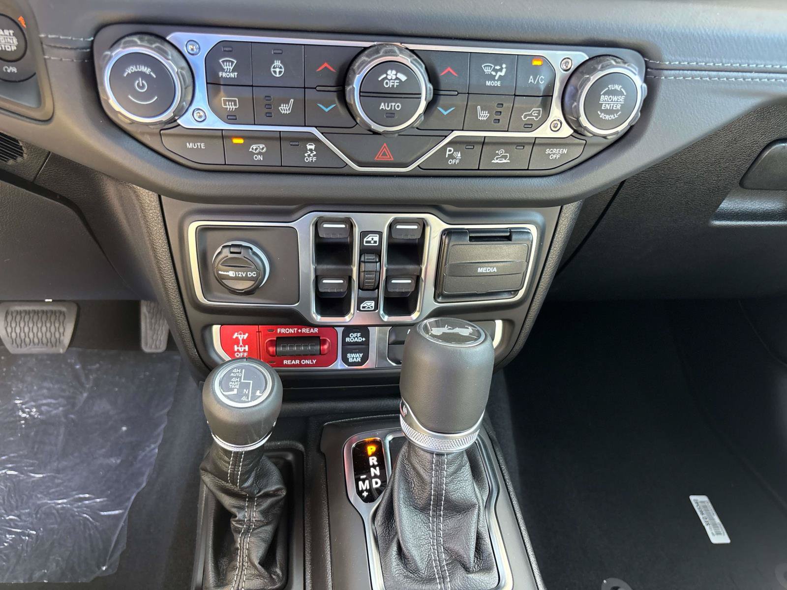 New 2026 Jeep Wrangler Unlimited Rubicon 392 w/ Quick Order Package 27X Moab AWD/4WD image 11