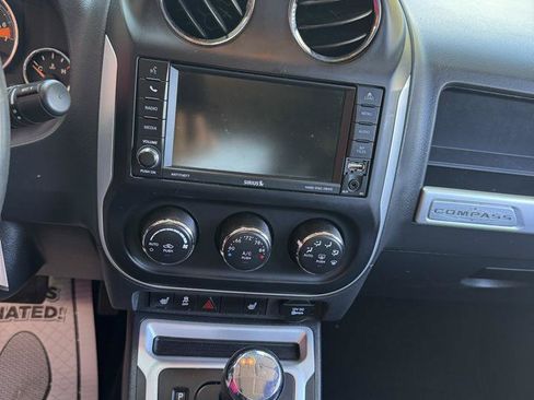 Used 2016 Jeep Compass Latitude AWD/4WD image 9