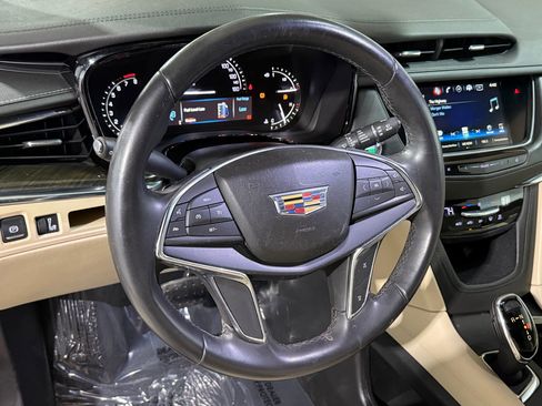 Used 2019 Cadillac XT5 FWD image 4