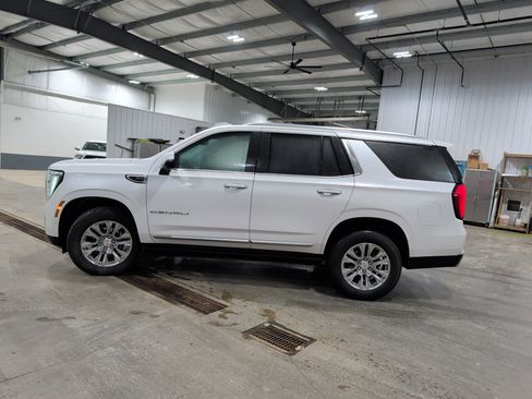Used 2025 GMC Yukon Denali w/ Sun & Power Step Package image 5