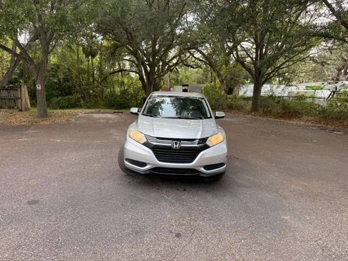 Used 2016 Honda HR-V LX image 2