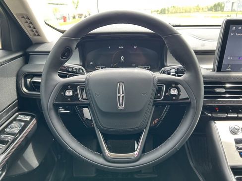 Used 2024 Lincoln Aviator AWD w/ Premium Package image 17
