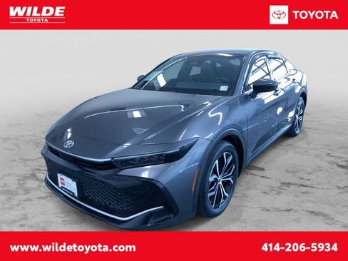 Certified 2023 Toyota Crown Limited image 1