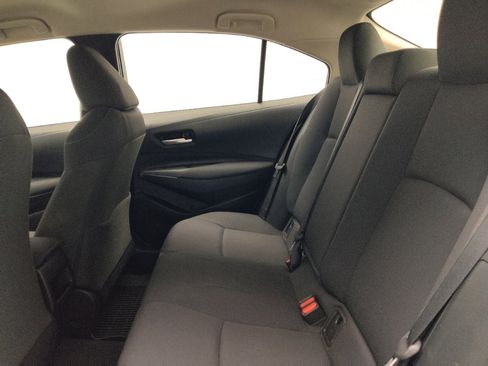 Used 2021 Toyota Corolla LE FWD image 18