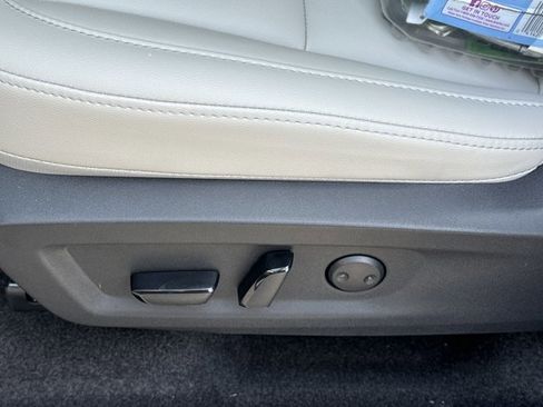 New 2025 Nissan Murano SL image 17