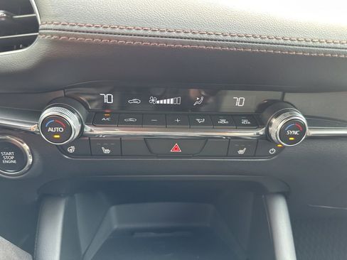 New 2026 MAZDA MAZDA3 Hatchback w/Premium Plus Pkg image 43