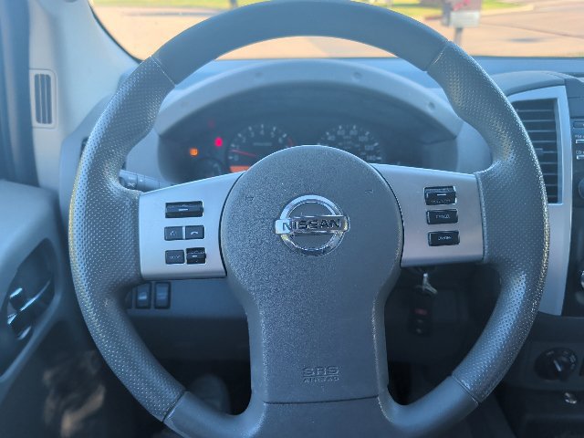 Used 2014 Nissan Frontier SV AWD/4WD image 11