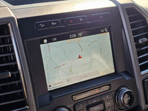 Used 2017 Ford F150 Raptor w/ Equipment Group 802A Luxury image 29