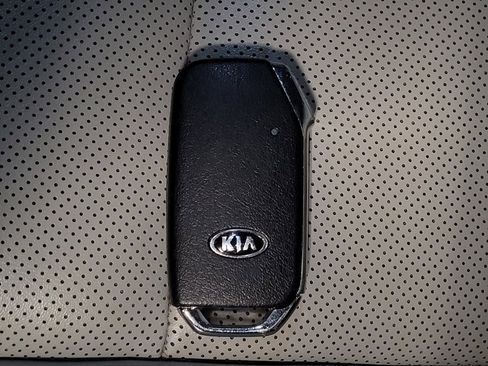 Used 2020 Kia Telluride S w/ S 8 Passenger Seating Package FWD image 32