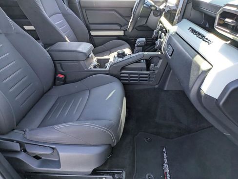 Used 2024 Toyota Tacoma TRD Off-Road image 29