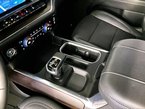 Used 2023 GMC Sierra 1500 SLT AWD/4WD image 16