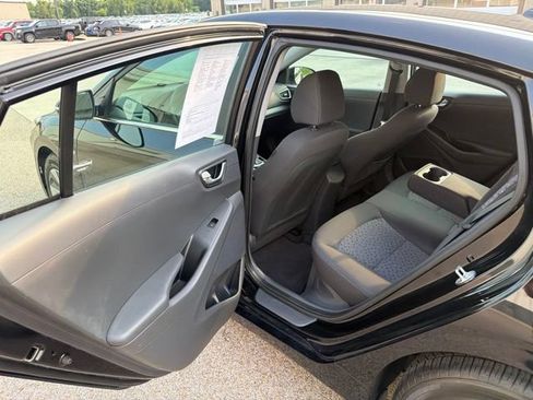 Used 2017 Hyundai Ioniq SEL FWD image 18
