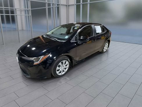 Used 2023 Toyota Corolla LE image 4