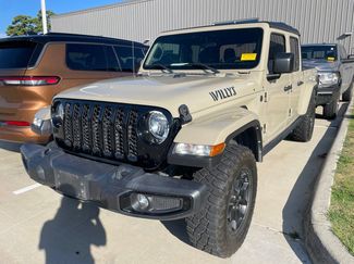 Used 2022 Jeep Gladiator Sport AWD/4WD video 1
