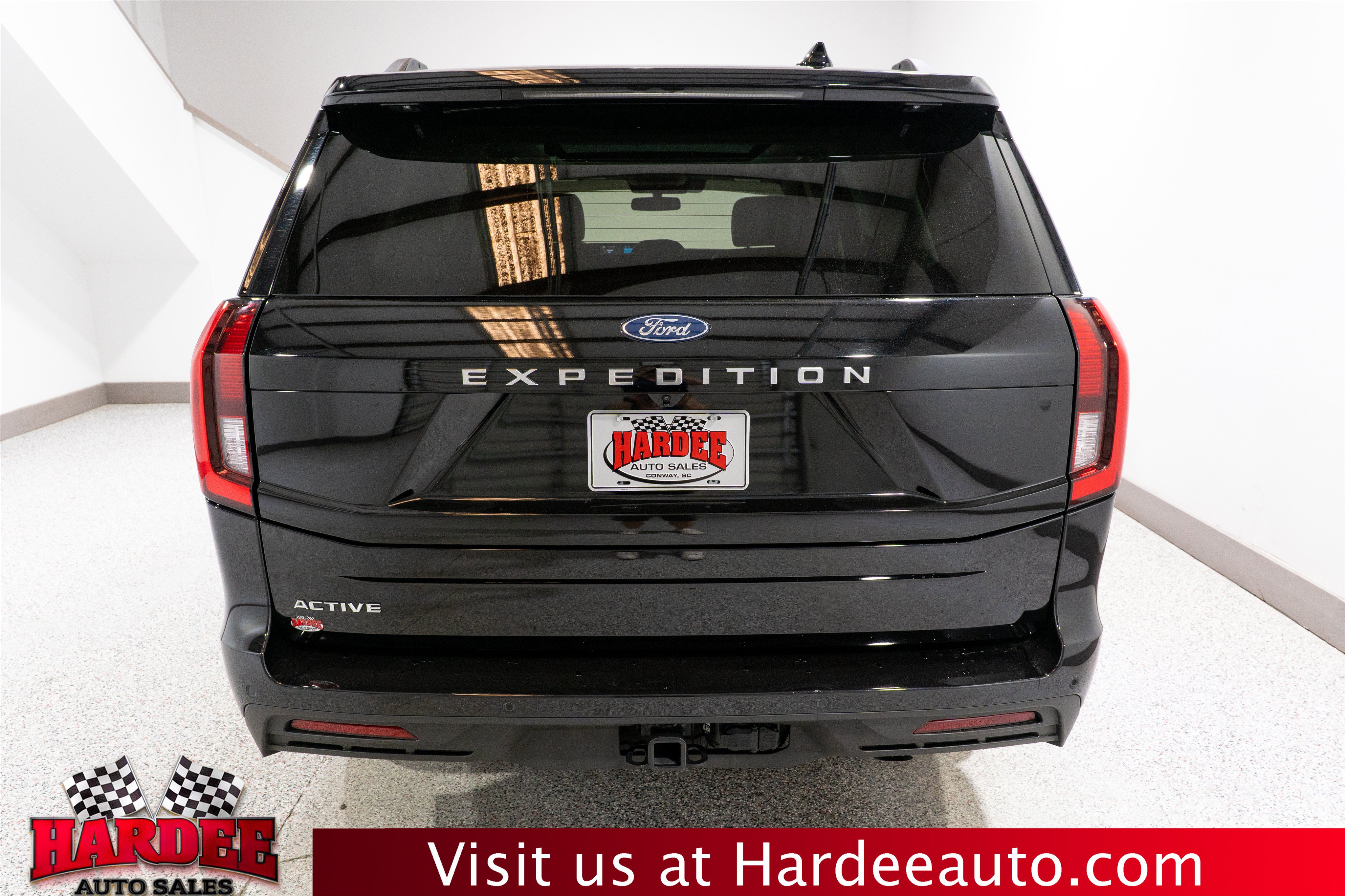 Used 2025 Ford Expedition Active AWD/4WD image 4