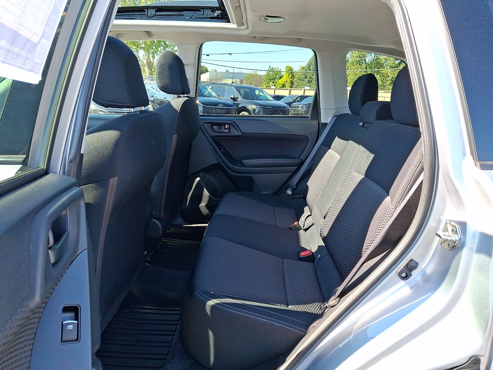Used 2018 Subaru Forester 2.5i Premium w/ All-Weather Package AWD/4WD image 11