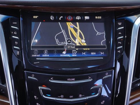Used 2019 Cadillac Escalade ESV Premium Luxury image 20