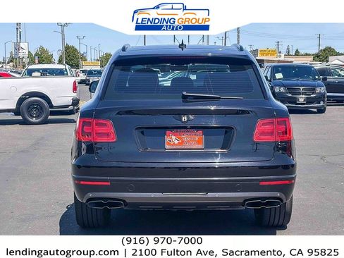 Used 2019 Bentley Bentayga image 3