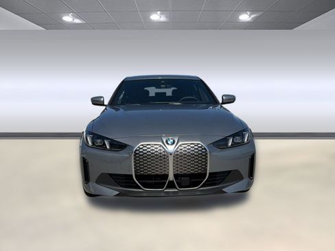 New 2026 BMW i4 eDrive40 w/ Premium Package RWD image 4