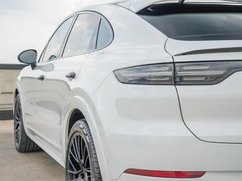 Used 2023 Porsche Cayenne GTS image 14