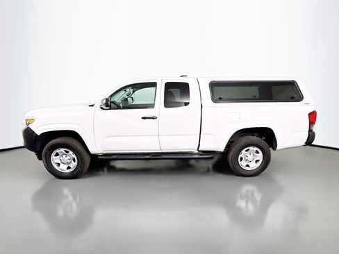 Used 2022 Toyota Tacoma SR image 6