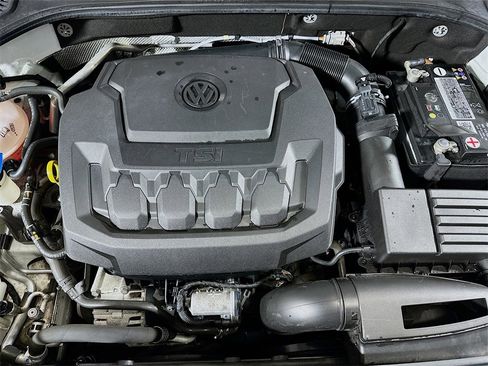 Used 2020 Volkswagen Passat 2.0T R-Line image 33