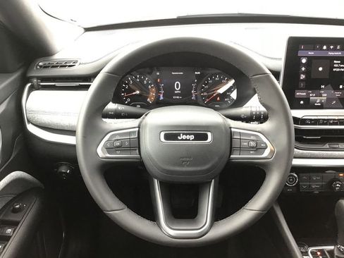 Certified 2024 Jeep Compass Latitude image 13