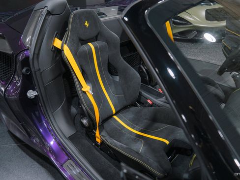 Used 2022 Ferrari F8 Tributo RWD image 33