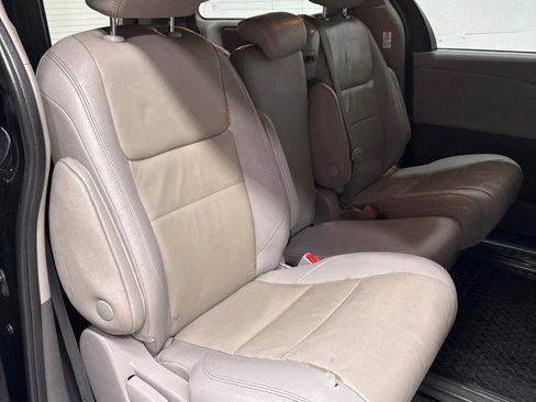Used 2020 Toyota Sienna L image 27