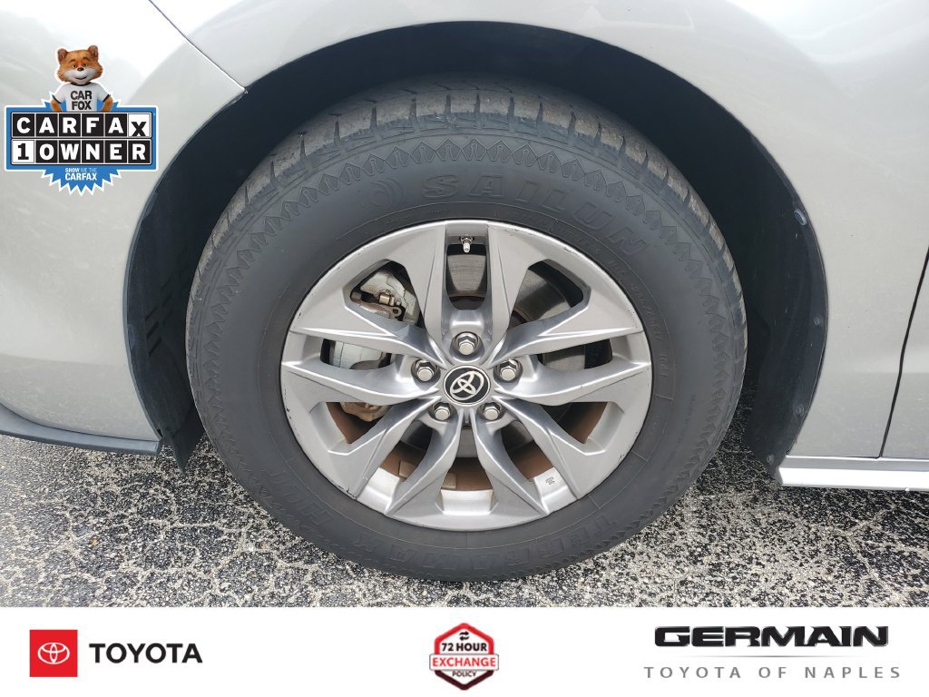 Used 2024 Toyota Sienna LE FWD image 13