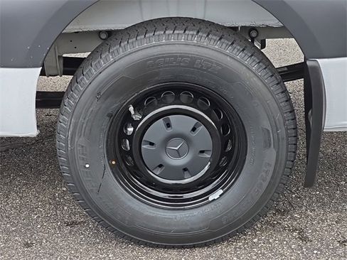 New 2025 Mercedes-Benz Sprinter 2500 image 12
