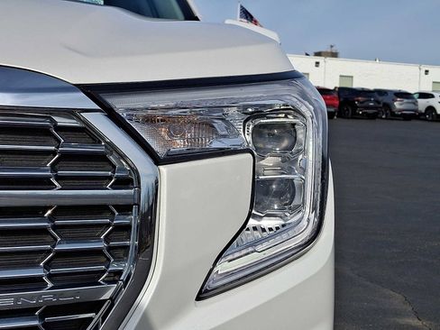 Used 2023 GMC Terrain Denali w/ Denali Premium Package image 9