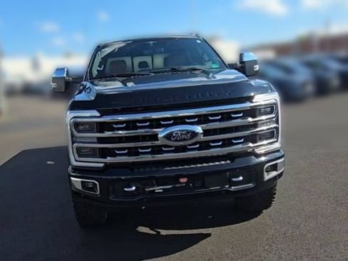 Certified 2023 Ford F250 Platinum w/ Tremor Off-Road Package AWD/4WD image 4