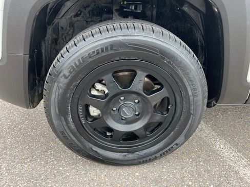 Used 2022 Jeep Renegade Trailhawk w/ Trailer Tow Group image 9