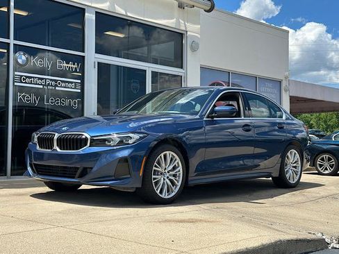 Used 2024 BMW 330i xDrive Sedan w/ Premium Package AWD/4WD image 4