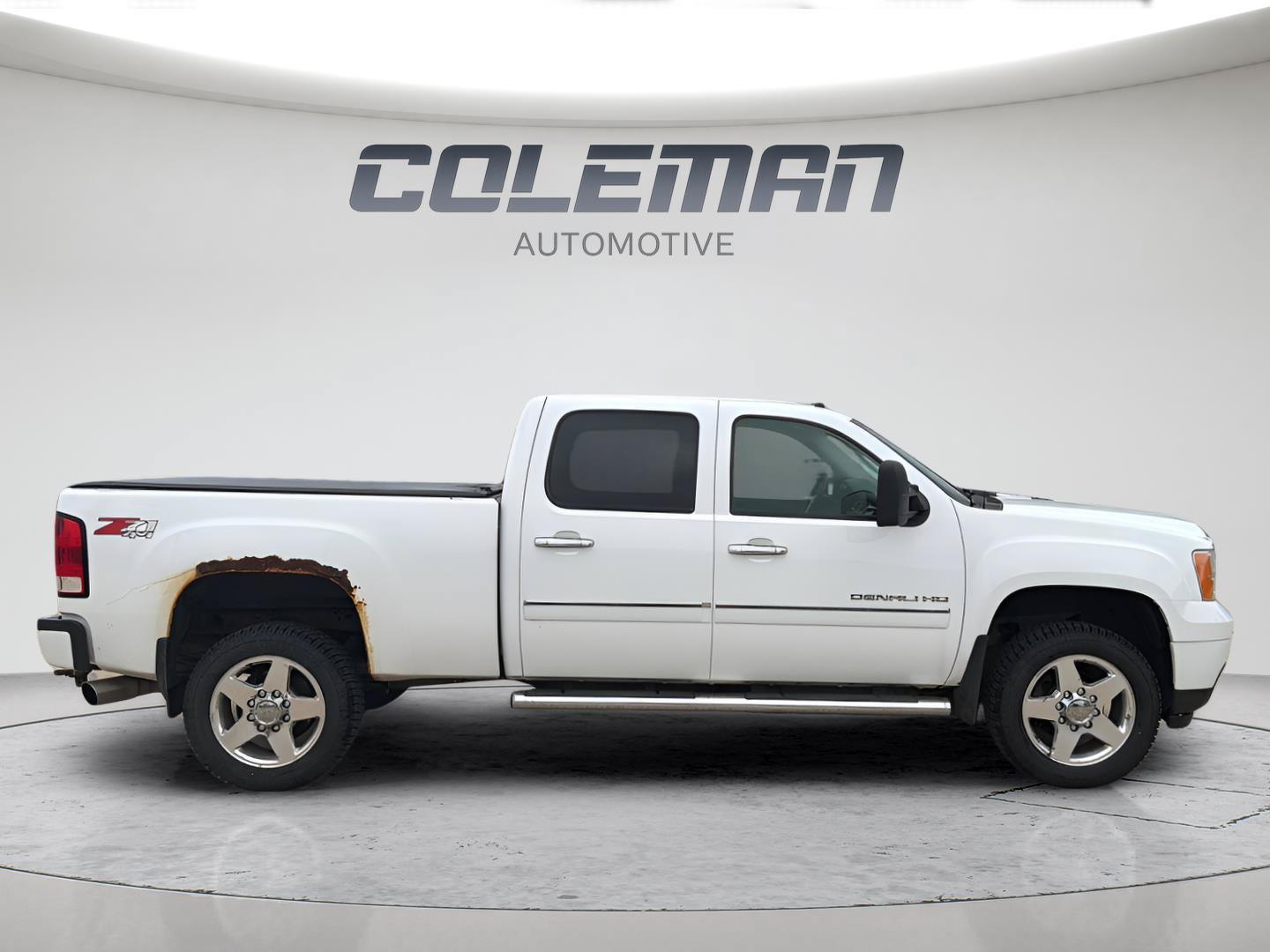 Used 2014 GMC Sierra 2500 Denali w/ Suspension Package, Off-Road AWD/4WD image 10