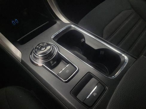Used 2019 Ford Fusion SE FWD image 26