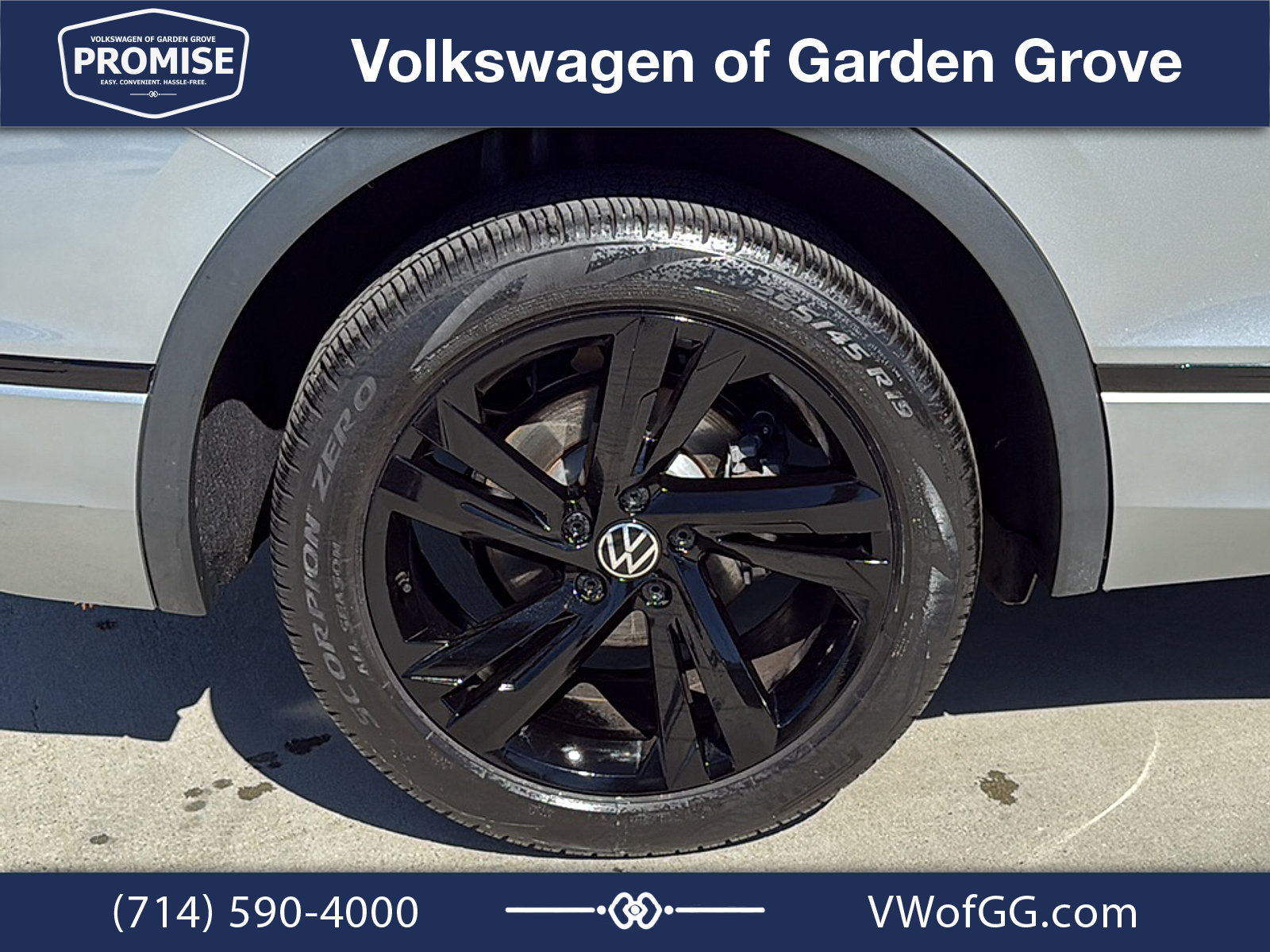 Used 2023 Volkswagen Tiguan SE R-Line FWD image 10