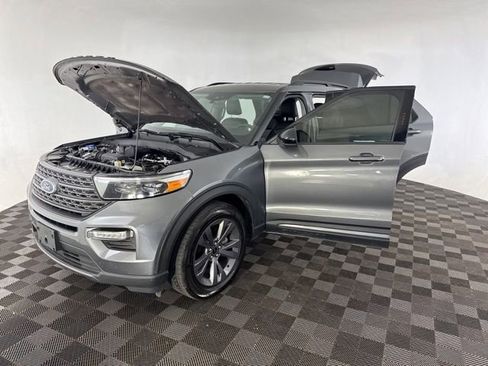 Used 2023 Ford Explorer XLT w/ Equipment Group 202A AWD/4WD image 12