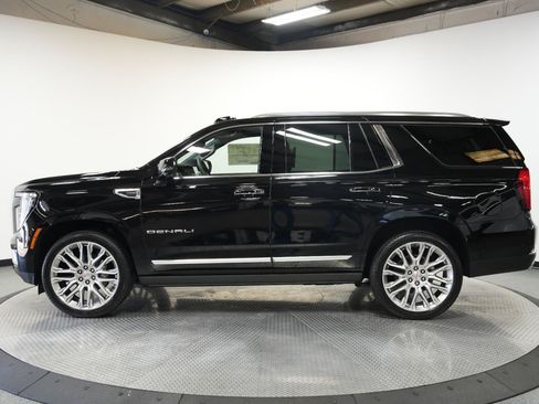 New 2026 GMC Yukon Denali w/ Denali Reserve Package AWD/4WD image 7