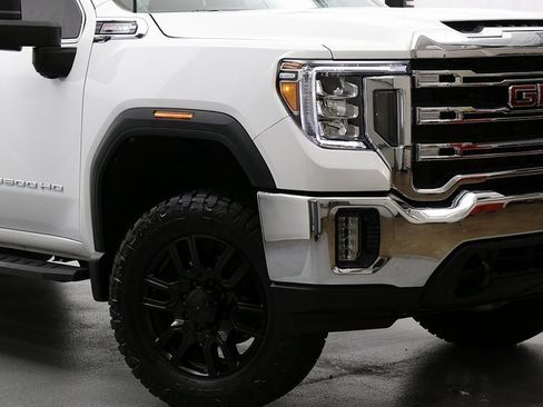 Used 2022 GMC Sierra 3500 SLE w/ SLE Convenience Package image 3