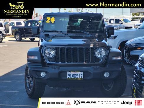 Used 2024 Jeep Wrangler Unlimited Sport AWD/4WD image 2