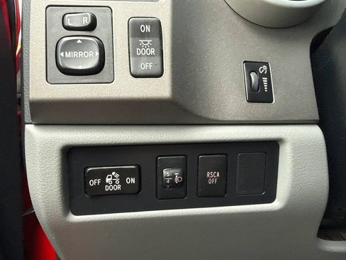 Used 2011 Toyota Tundra 4x4 CrewMax w/ SR5 Pkg image 16
